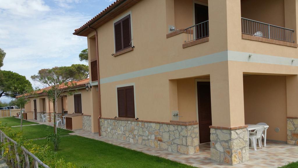 La Residenza Del Golfo Aparthotel Puntone di Scarlino Exteriör bild
