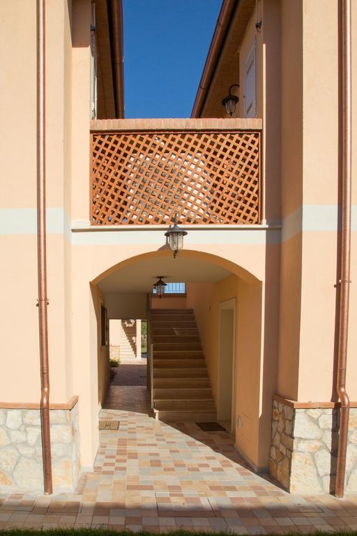 La Residenza Del Golfo Aparthotel Puntone di Scarlino Exteriör bild