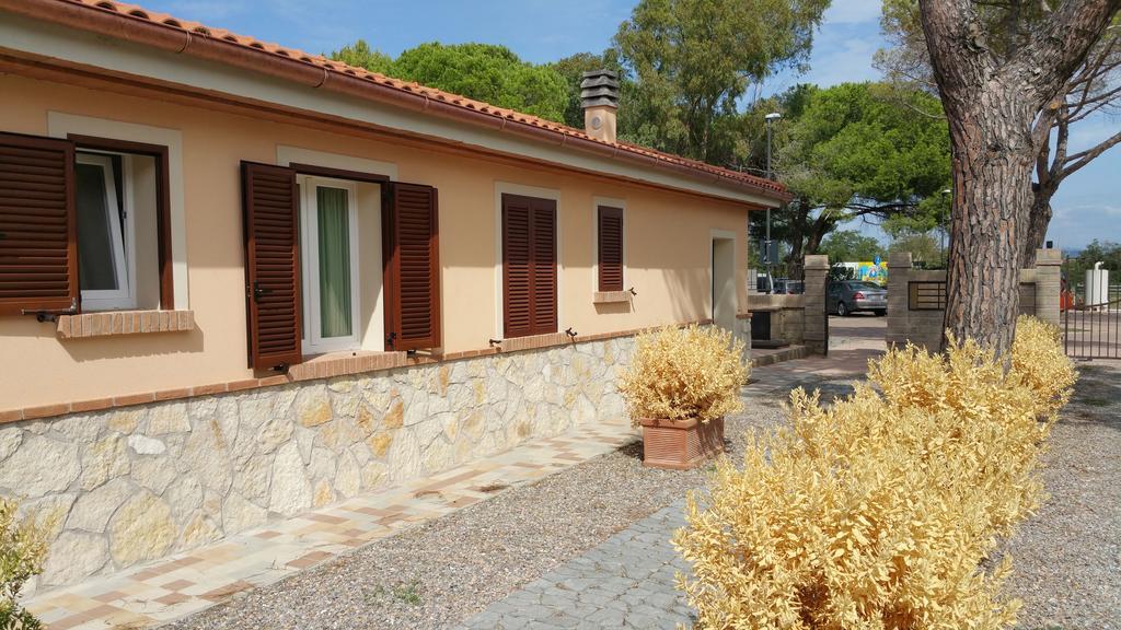 La Residenza Del Golfo Aparthotel Puntone di Scarlino Exteriör bild