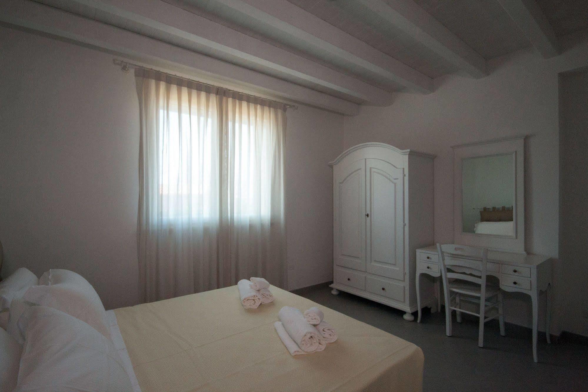 La Residenza Del Golfo Aparthotel Puntone di Scarlino Exteriör bild