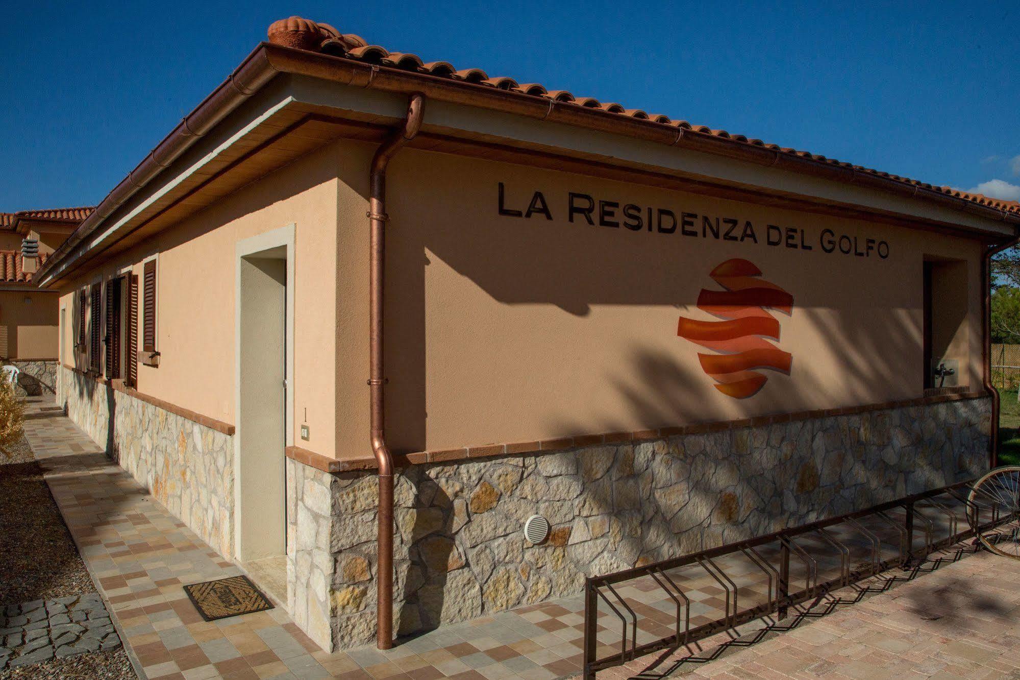 La Residenza Del Golfo Aparthotel Puntone di Scarlino Exteriör bild