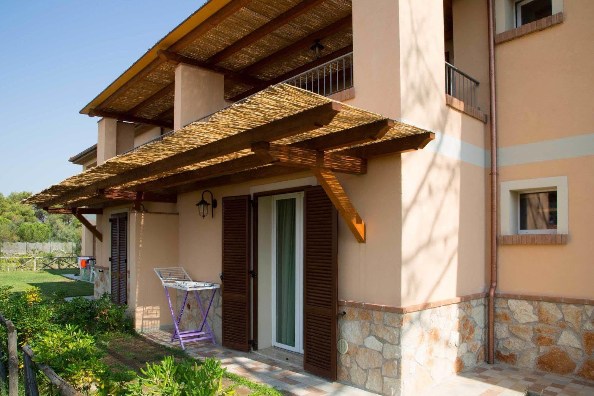 La Residenza Del Golfo Aparthotel Puntone di Scarlino Exteriör bild